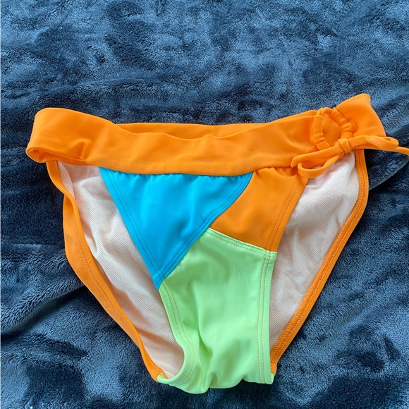 Vintage Bikini - Picture 2 of 5